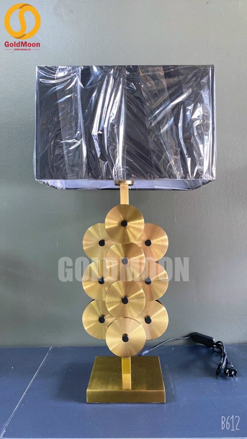 Đèn bàn trang trí GM6006 3